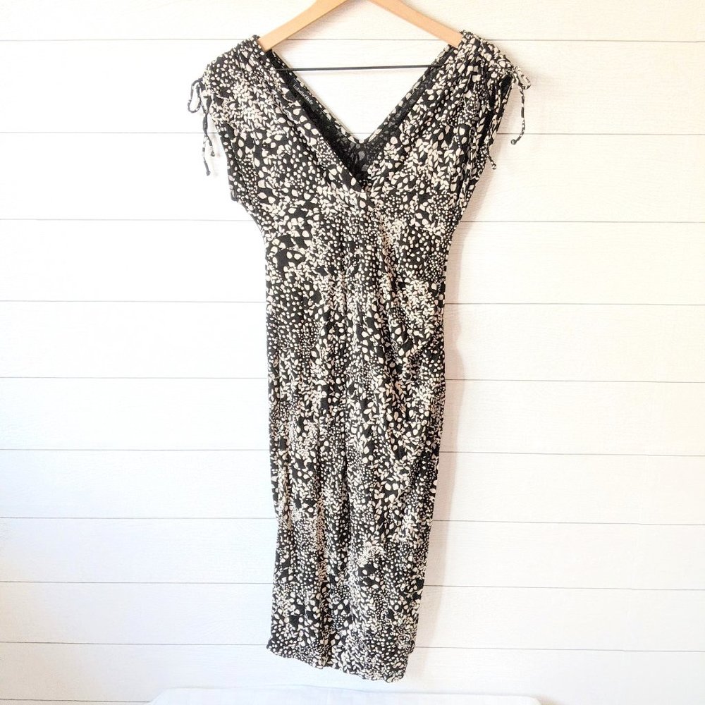 Isabella Oliver V Neck Sleeveless Maternity Dress